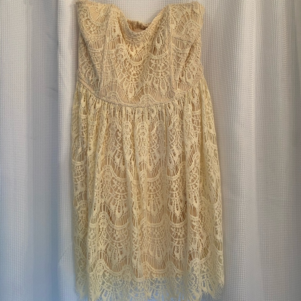Strapless lace cream dress